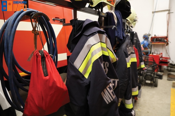 tűzoltóautó közelről